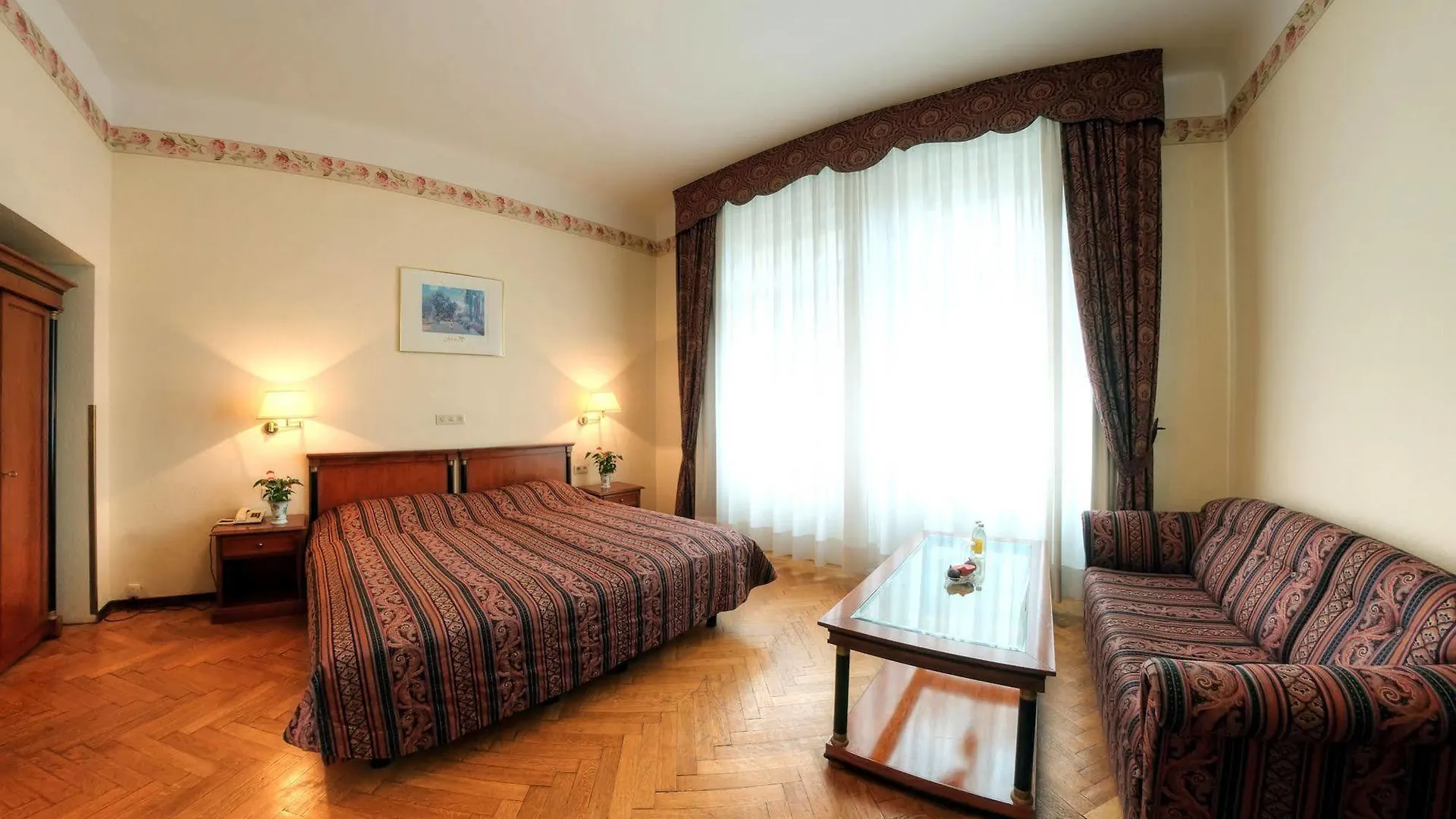 Hotel Carlton Opera Vienna 3*,